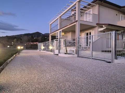 casa indipendente in vendita a Camaiore in zona Capezzano Pianore