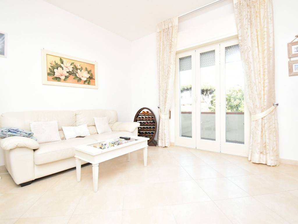 appartamento in vendita a Camaiore in zona Lido di Camaiore
