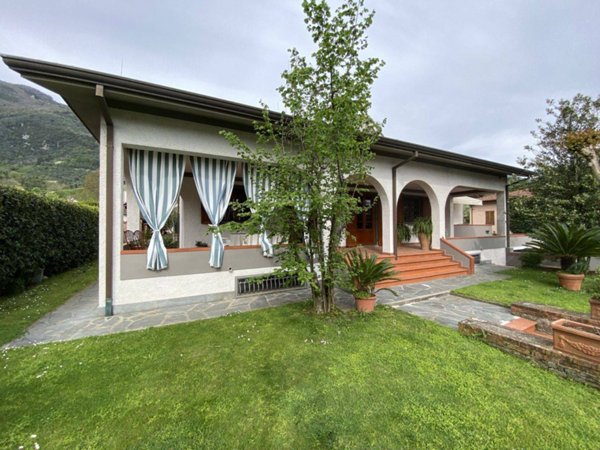 casa indipendente in vendita a Camaiore