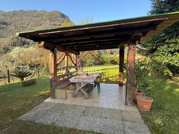 casa indipendente in vendita a Camaiore in zona Lombrici