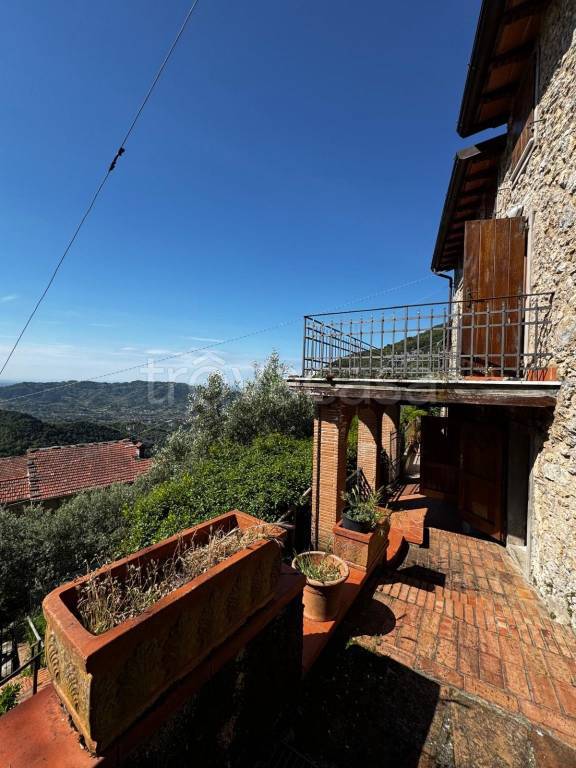 casa indipendente in vendita a Camaiore in zona Casoli