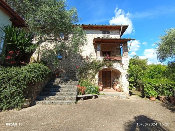casa indipendente in vendita a Camaiore
