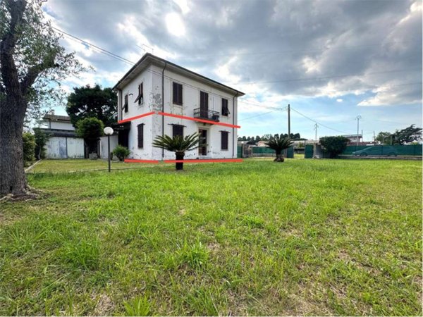 casa indipendente in vendita a Camaiore in zona Capezzano Pianore
