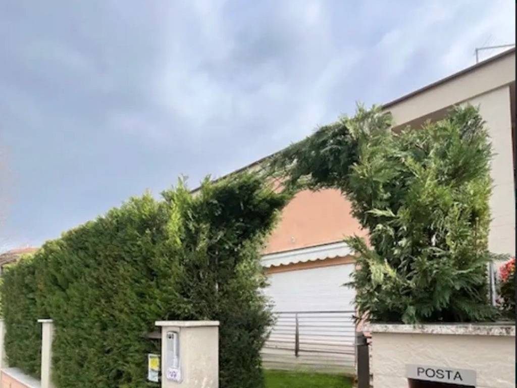 casa indipendente in vendita a Camaiore in zona Lido di Camaiore