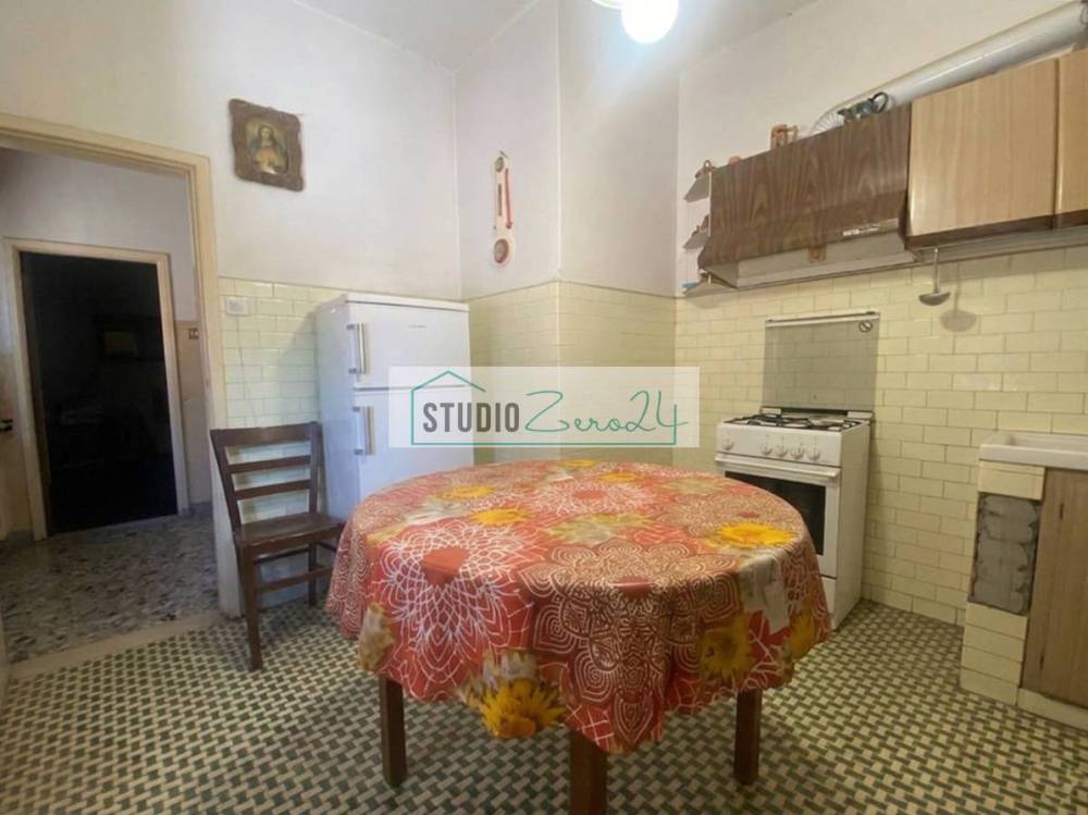 casa indipendente in vendita a Camaiore in zona Vado