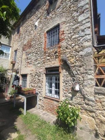 casa indipendente in vendita a Camaiore in zona Vado
