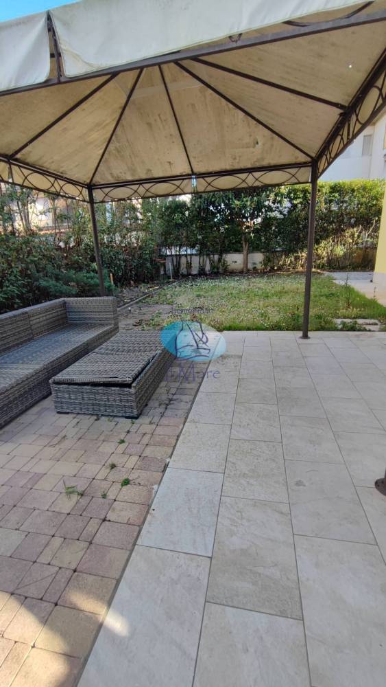 casa indipendente in vendita a Camaiore in zona Lido di Camaiore