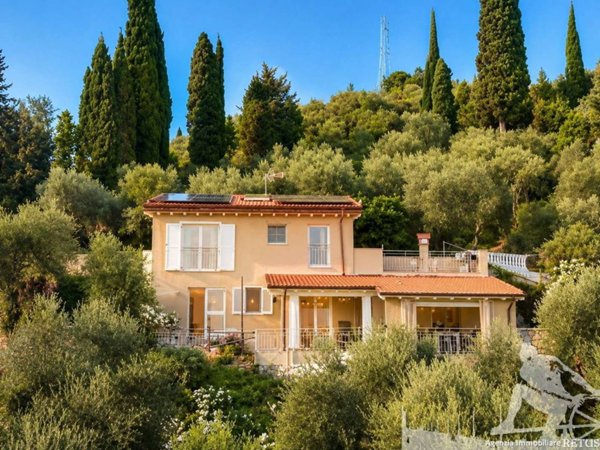 casa indipendente in vendita a Camaiore in zona Lido di Camaiore