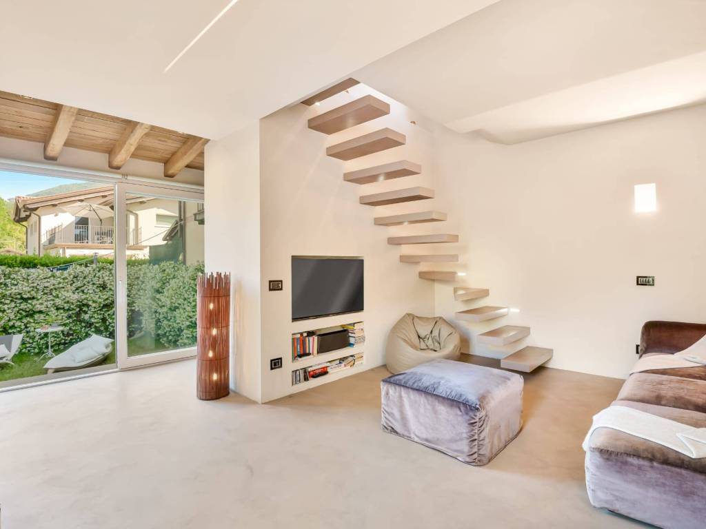 casa indipendente in vendita a Camaiore