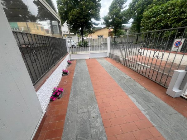 appartamento in vendita a Camaiore in zona Lido di Camaiore
