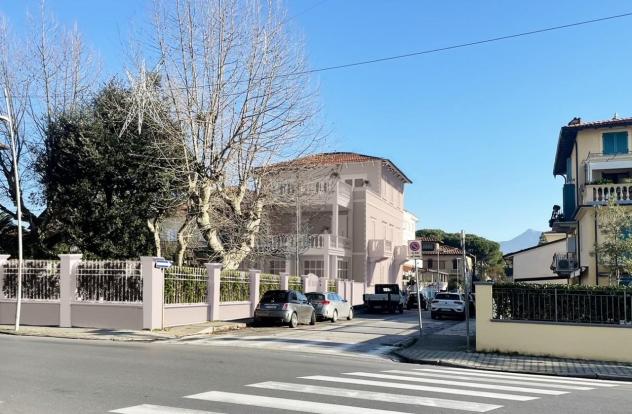 appartamento in vendita a Camaiore in zona Lido di Camaiore