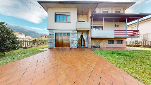 casa indipendente in vendita a Camaiore