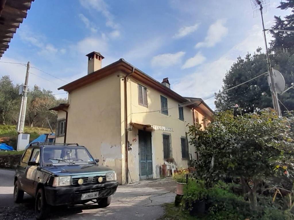 casa indipendente in vendita a Camaiore