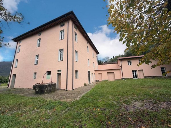 casa indipendente in vendita a Camaiore in zona Lido di Camaiore
