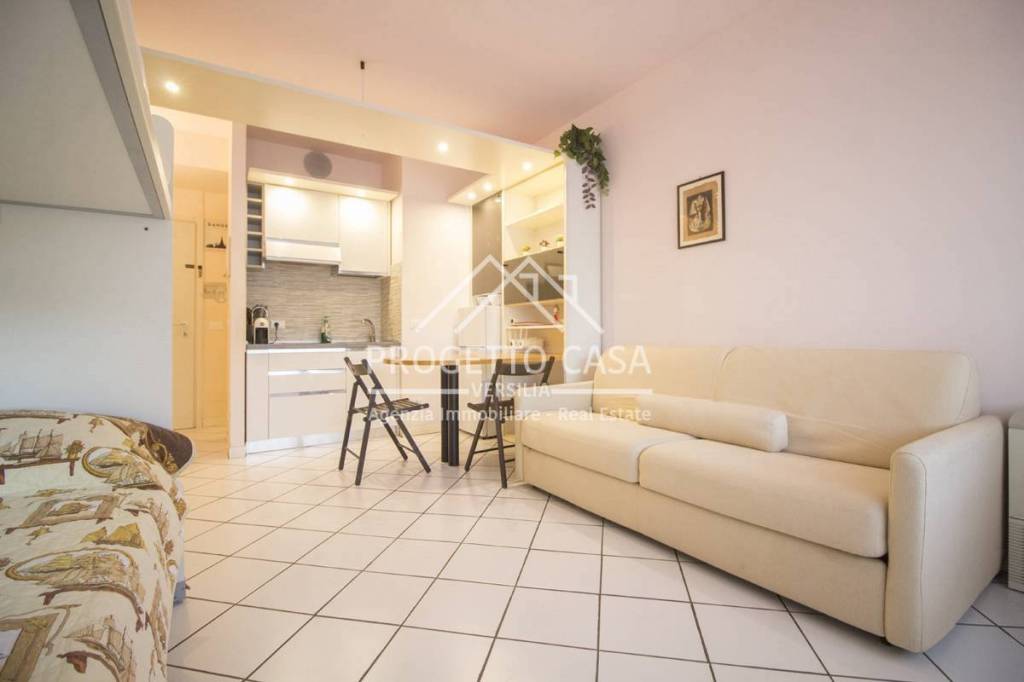 appartamento in vendita a Camaiore in zona Lido di Camaiore