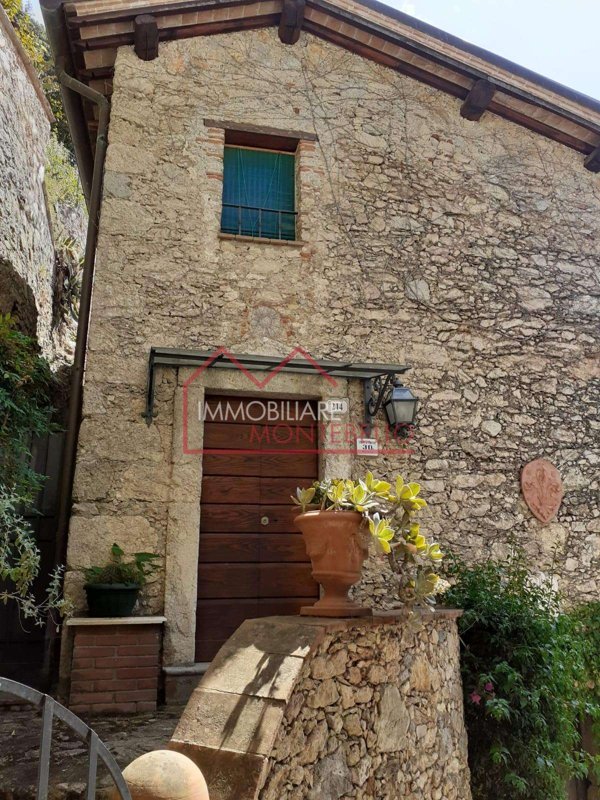 casa indipendente in vendita a Camaiore in zona Metato