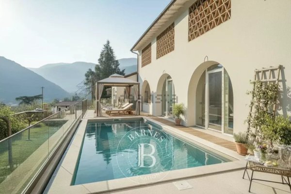 casa indipendente in vendita a Camaiore