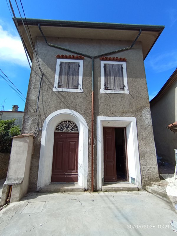 casa semindipendente in vendita a Camaiore