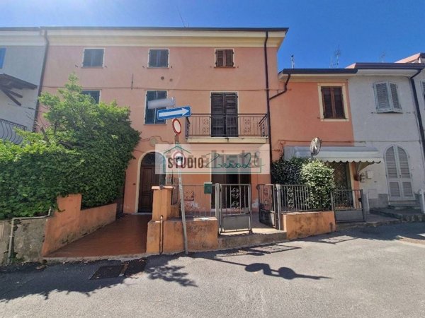 casa indipendente in vendita a Camaiore