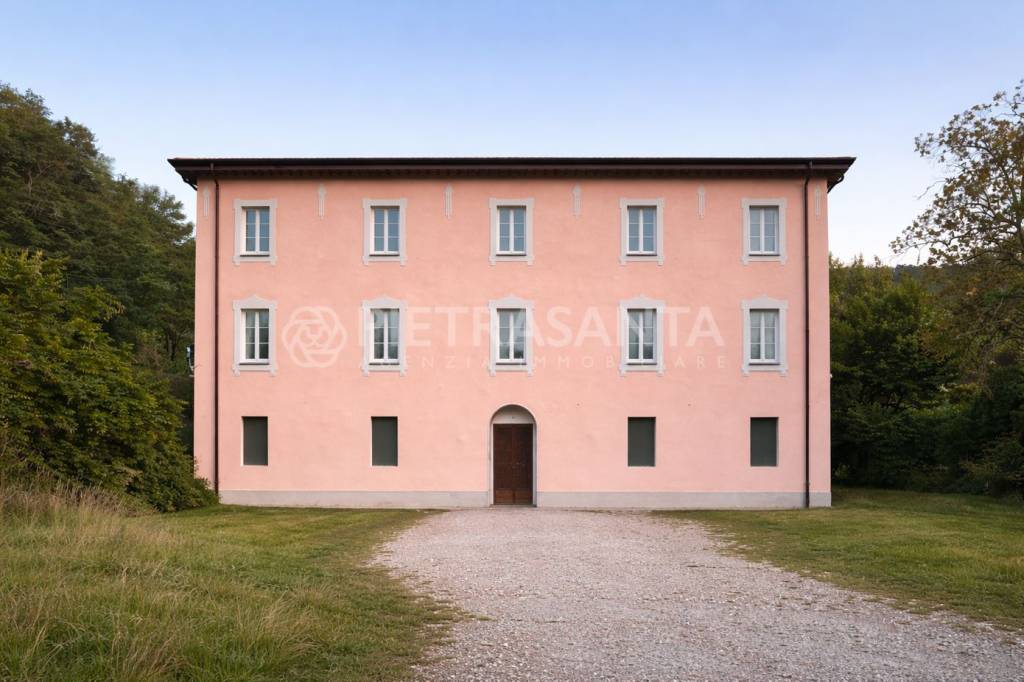 casa indipendente in vendita a Camaiore in zona Lido di Camaiore