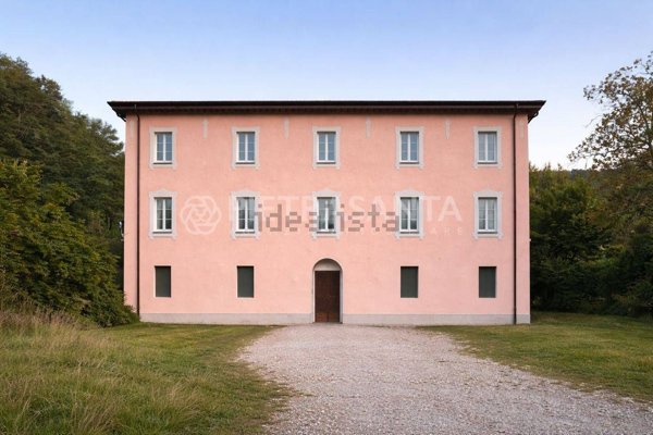 casa indipendente in vendita a Camaiore in zona Lido di Camaiore