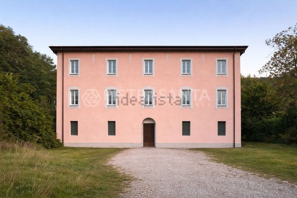 casa indipendente in vendita a Camaiore in zona Lido di Camaiore