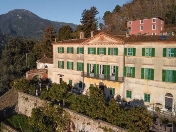 casa indipendente in vendita a Camaiore