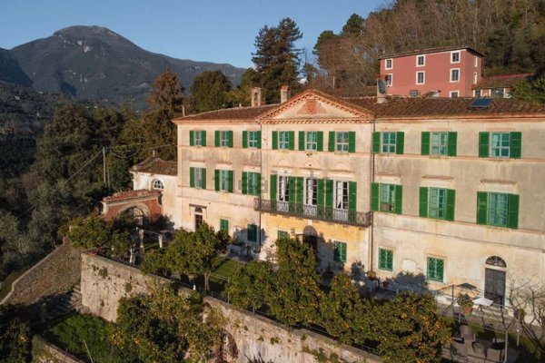 casa indipendente in vendita a Camaiore in zona Lido di Camaiore