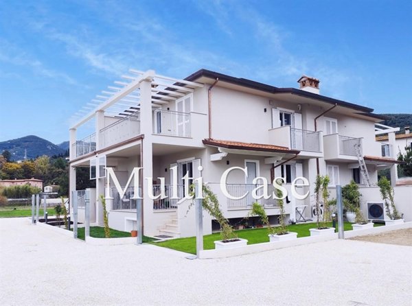 casa indipendente in vendita a Camaiore in zona Capezzano Pianore