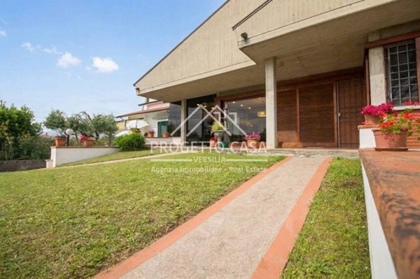 casa indipendente in vendita a Camaiore in zona Lido di Camaiore