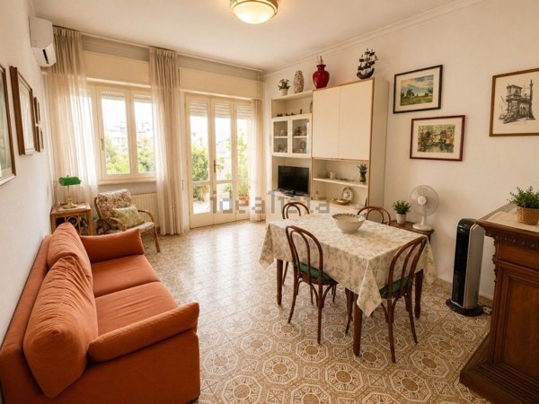 appartamento in vendita a Camaiore in zona Lido di Camaiore