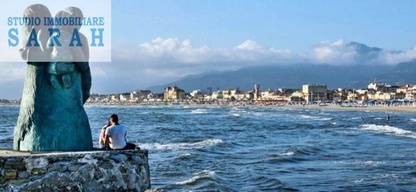 negozio in vendita a Camaiore in zona Capezzano Pianore