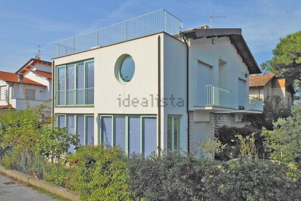 casa indipendente in vendita a Camaiore in zona Lido di Camaiore