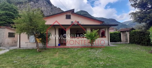 casa indipendente in vendita a Camaiore