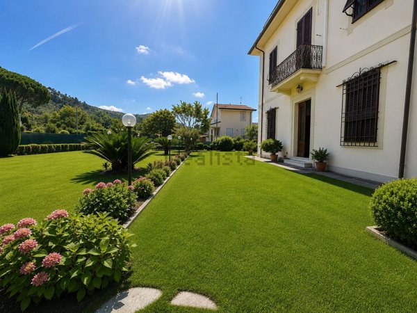 appartamento in vendita a Camaiore in zona Capezzano Pianore