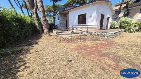 casa indipendente in vendita a Camaiore