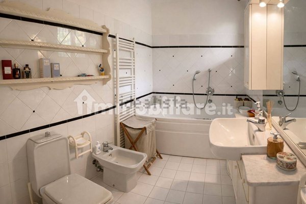 casa indipendente in vendita a Camaiore in zona Pedona