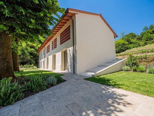 casa indipendente in vendita a Camaiore in zona Montebello
