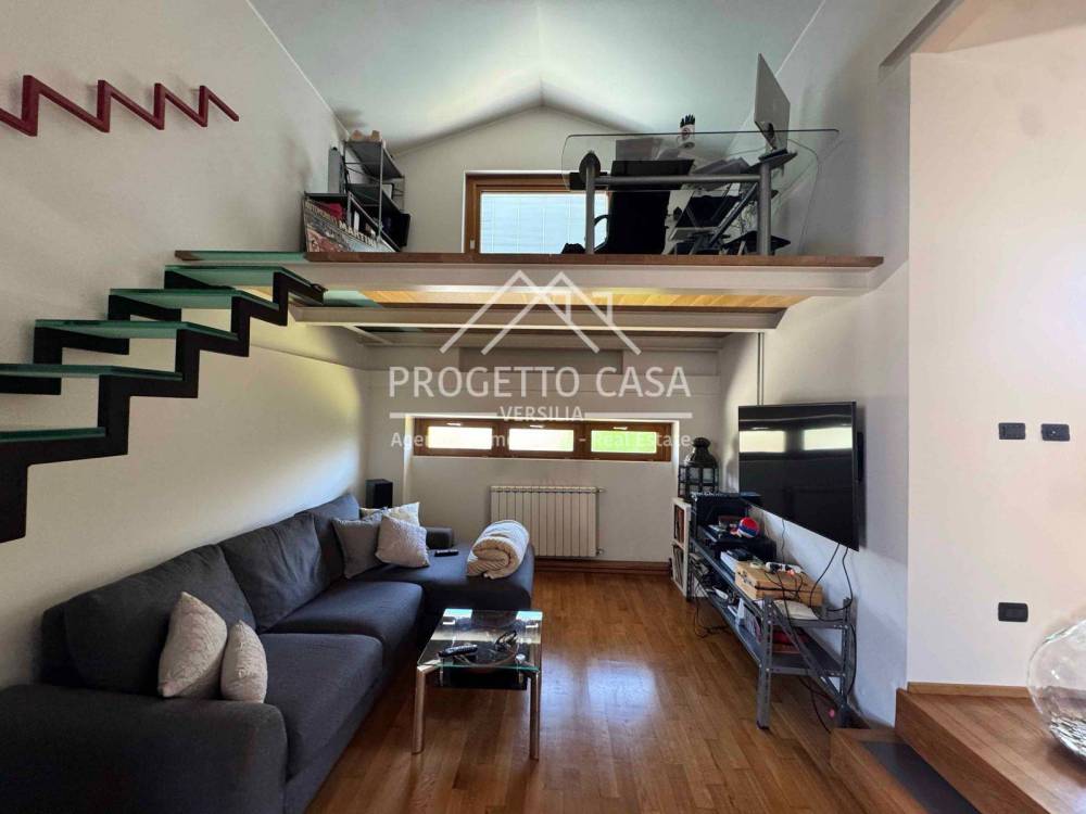 casa indipendente in vendita a Camaiore in zona Lido di Camaiore