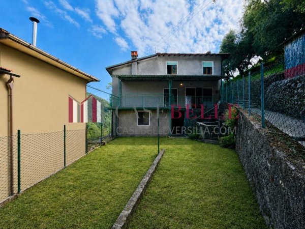 casa indipendente in vendita a Camaiore in zona Casoli