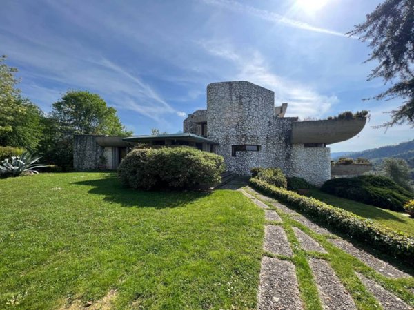 casa indipendente in vendita a Camaiore in zona Santa Lucia