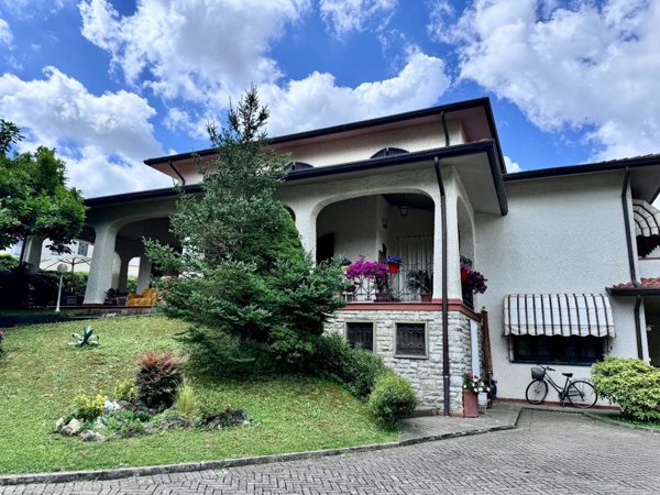 casa indipendente in vendita a Camaiore in zona Pieve di Camaiore