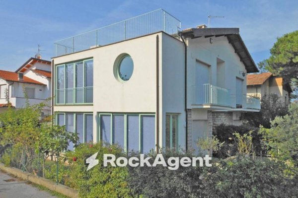 casa indipendente in vendita a Camaiore in zona Lido di Camaiore