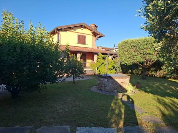 casa indipendente in vendita a Camaiore in zona Lido di Camaiore