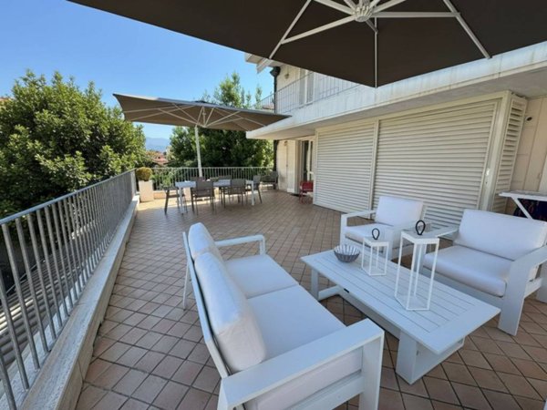 appartamento in vendita a Camaiore in zona Lido di Camaiore