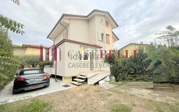 casa indipendente in vendita a Camaiore in zona Secco