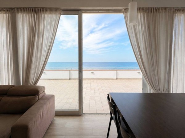 appartamento in vendita a Camaiore in zona Lido di Camaiore