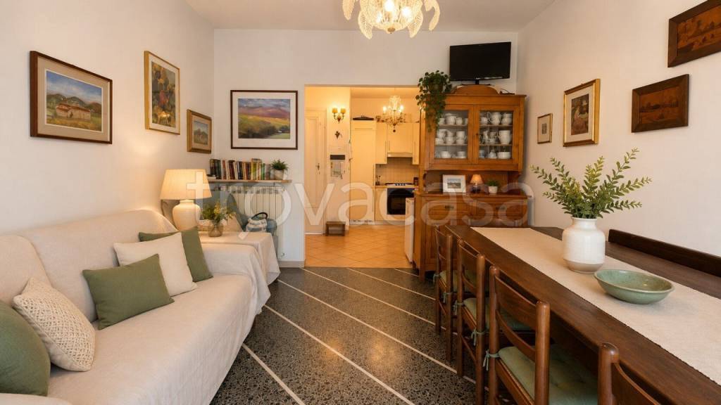 appartamento in vendita a Camaiore in zona Lido di Camaiore