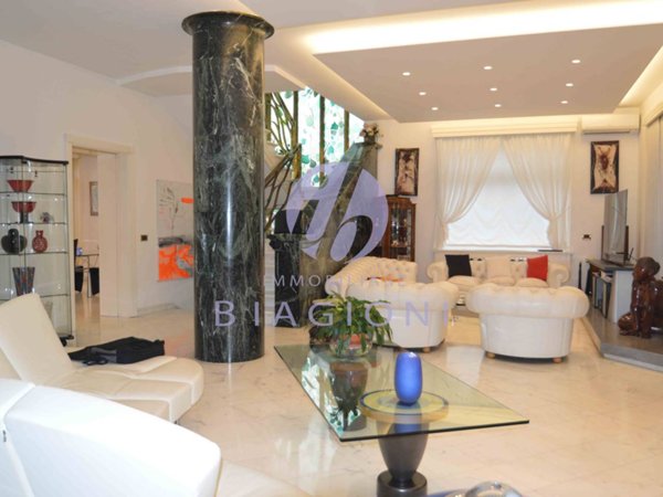 casa indipendente in vendita a Camaiore in zona Lido di Camaiore