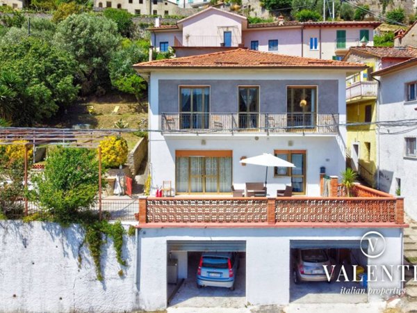 casa indipendente in vendita a Camaiore in zona Torcigliano